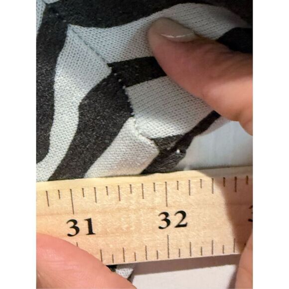 NWT Aviator Nation Classic Zebra Print Relaxed Fit Crewneck Sweatshirt Women's - Picture 8 of 14